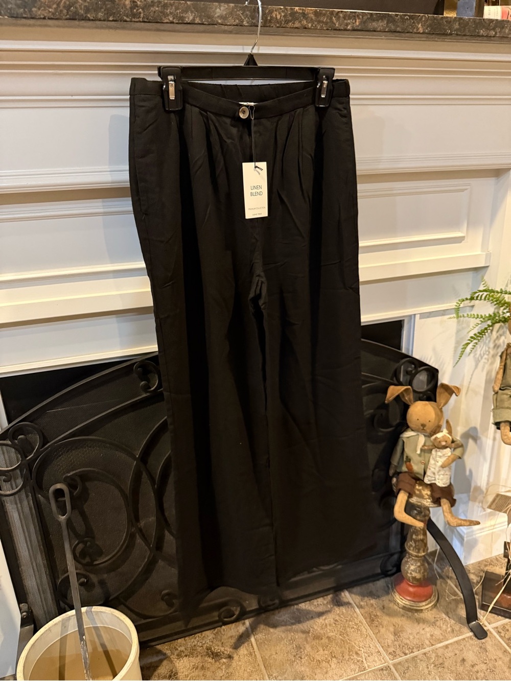Love Tree Black Wide-Leg Pleated Trousers